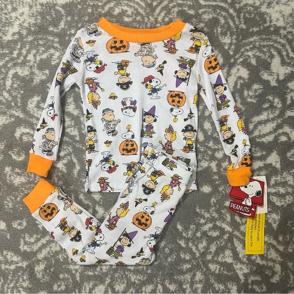 Peanuts Halloween Themed Pajamas Unisex NWT 2T - Picture 1 of 3